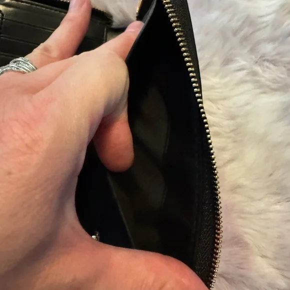 Signature Coach Dark Brown M Leather Zip around phone and card holder Wristlet - Picture 5 of 6